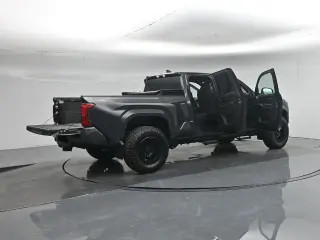 Toyota Tacoma 2025 4x2 SR5 4dr Double Cab 5.0 ft SB
