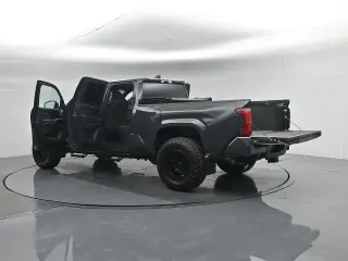 Toyota Tacoma 2025 4x2 SR5 4dr Double Cab 5.0 ft SB