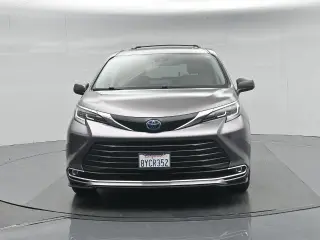 Toyota Sienna 2021 XLE 7-Passenger 4dr Mini-Van