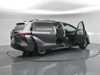 Toyota Sienna 2021 XLE 7-Passenger 4dr Mini-Van