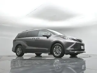 Toyota Sienna 2021 XLE 7-Passenger 4dr Mini-Van
