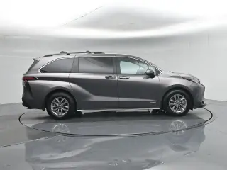 Toyota Sienna 2021 XLE 7-Passenger 4dr Mini-Van