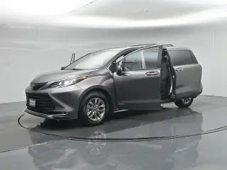 Toyota Sienna 2021 XLE 7-Passenger 4dr Mini-Van