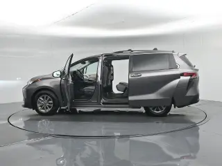 Toyota Sienna 2021 XLE 7-Passenger 4dr Mini-Van
