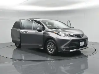 Toyota Sienna 2021 XLE 7-Passenger 4dr Mini-Van