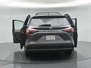 Toyota Sienna 2021 XLE 7-Passenger 4dr Mini-Van