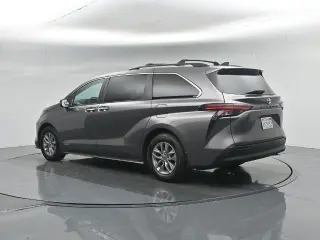 Toyota Sienna 2021 XLE 7-Passenger 4dr Mini-Van