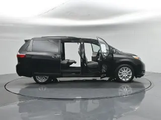Toyota Sienna 2015 XLE 7-Passenger Auto Access Seat 4dr Mini-Van