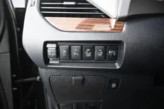 Toyota Sienna 2015 XLE 7-Passenger Auto Access Seat 4dr Mini-Van