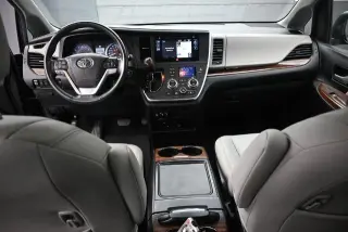 Toyota Sienna 2015 XLE 7-Passenger Auto Access Seat 4dr Mini-Van
