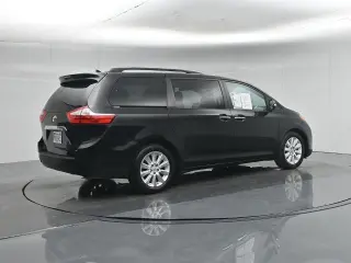 Toyota Sienna 2015 XLE 7-Passenger Auto Access Seat 4dr Mini-Van