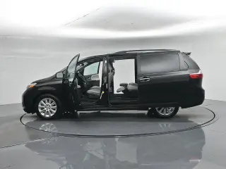 Toyota Sienna 2015 XLE 7-Passenger Auto Access Seat 4dr Mini-Van