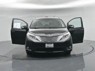 Toyota Sienna 2015 XLE 7-Passenger Auto Access Seat 4dr Mini-Van