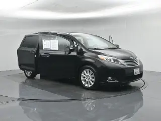 Toyota Sienna 2015 XLE 7-Passenger Auto Access Seat 4dr Mini-Van