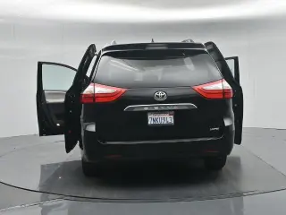 Toyota Sienna 2015 XLE 7-Passenger Auto Access Seat 4dr Mini-Van
