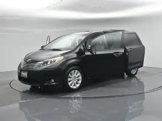 Toyota Sienna 2015 XLE 7-Passenger Auto Access Seat 4dr Mini-Van