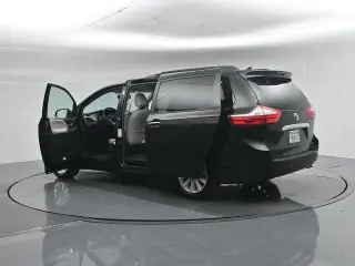 Toyota Sienna 2015 XLE 7-Passenger Auto Access Seat 4dr Mini-Van