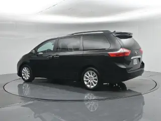 Toyota Sienna 2015 XLE 7-Passenger Auto Access Seat 4dr Mini-Van