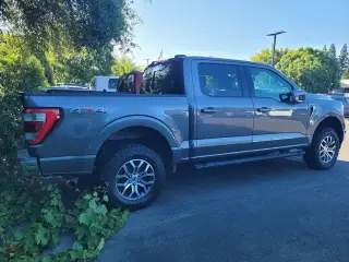 Ford F-150 2022 4x4 Platinum 4dr SuperCrew 5.5 ft. SB