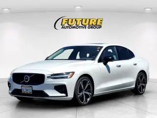 Volvo S60 2024 AWD B5 Core Dark Theme 4dr Sedan