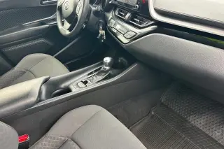 Toyota C-HR 2020 LE 4dr Crossover