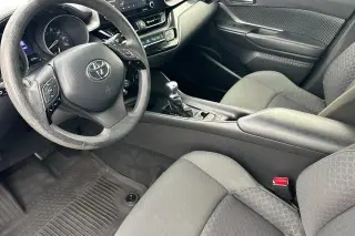 Toyota C-HR 2020 LE 4dr Crossover