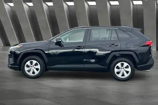 Toyota RAV4 2025 LE 4dr SUV