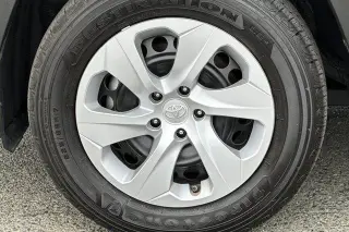 Toyota RAV4 2025 LE 4dr SUV