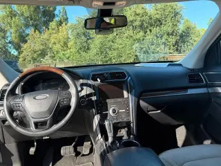 Ford Explorer 2019 AWD Platinum 4dr SUV