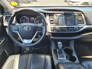 Toyota Highlander 2017 AWD XLE 4dr SUV
