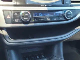 Toyota Highlander 2017 AWD XLE 4dr SUV