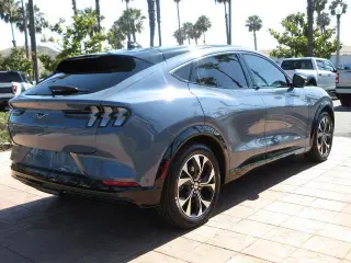 Ford Mustang Mach-E 2023 Premium 4dr SUV