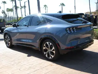 Ford Mustang Mach-E 2023 Premium 4dr SUV