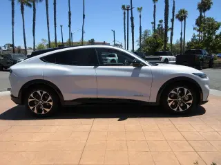 Ford Mustang Mach-E 2023 Premium 4dr SUV