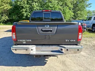 Nissan Frontier 2014 4x4 S 4dr Crew Cab 5 ft. SB Pickup 6M