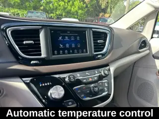 Chrysler Pacifica 2018 Touring L 4dr Mini-Van