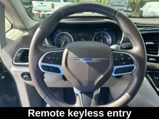 Chrysler Pacifica 2018 Touring L 4dr Mini-Van