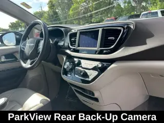 Chrysler Pacifica 2018 Touring L 4dr Mini-Van