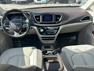 Chrysler Pacifica 2018 Touring L 4dr Mini-Van