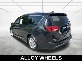 Chrysler Pacifica 2018 Touring L 4dr Mini-Van