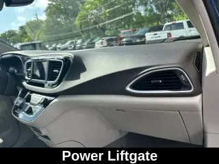 Chrysler Pacifica 2018 Touring L 4dr Mini-Van