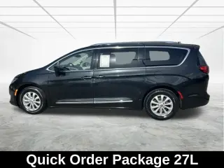 Chrysler Pacifica 2018 Touring L 4dr Mini-Van