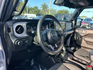 Jeep Wrangler 2024 4x4 Sport 4dr SUV