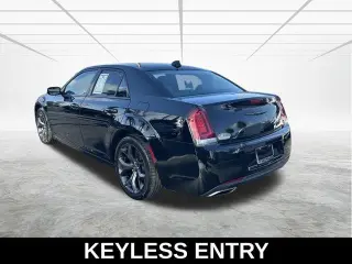 Chrysler 300 2021 Touring 4dr Sedan