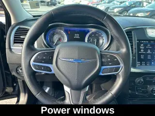Chrysler 300 2021 Touring 4dr Sedan