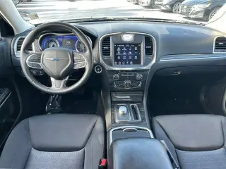 Chrysler 300 2021 Touring 4dr Sedan