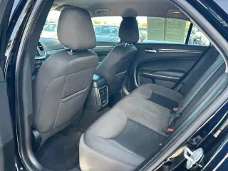 Chrysler 300 2021 Touring 4dr Sedan