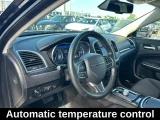 Chrysler 300 2021 Touring 4dr Sedan