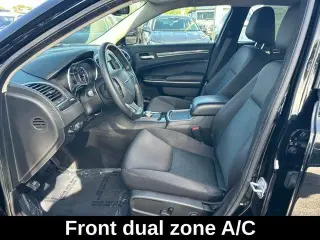 Chrysler 300 2021 Touring 4dr Sedan