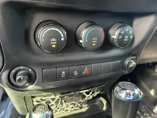 Jeep Wrangler Unlimited 2016 4x4 Sport S 4dr SUV